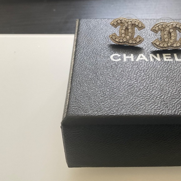 Chanel CC large crystal logo earrings RARE - Picture 5 of 7